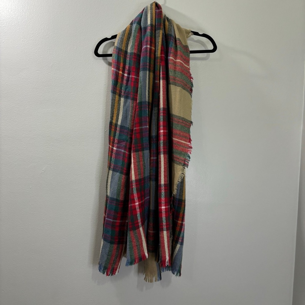Women's plaid scarf great for fall/winter!